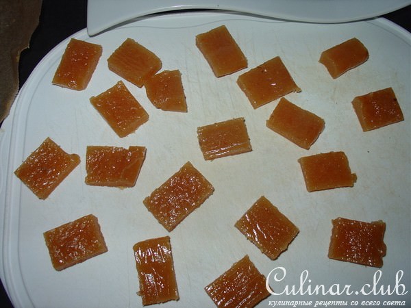 Quittenbrot (айвовый хлеб) и пралины.