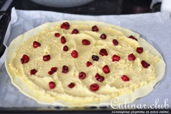 Королевская галета с франжипаном и малиной