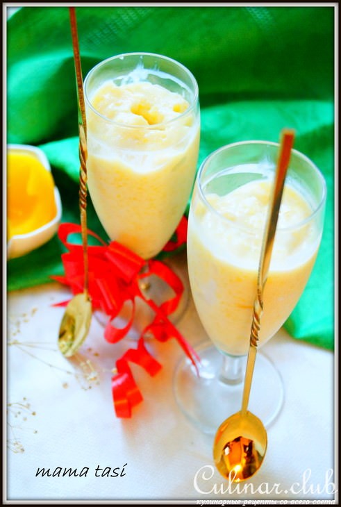 Мягкое индийское мороженое Kulfi из фруктов и йогурта.