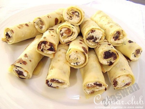 Блинчики с творожной начинкой и горячим соусом по-венгерски/Lngol trs palacsinta