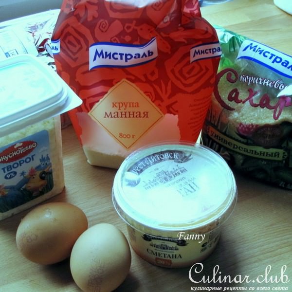 Творожная запеканка с клубничным соусом