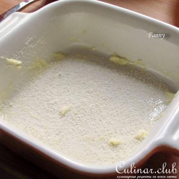 Творожная запеканка с клубничным соусом