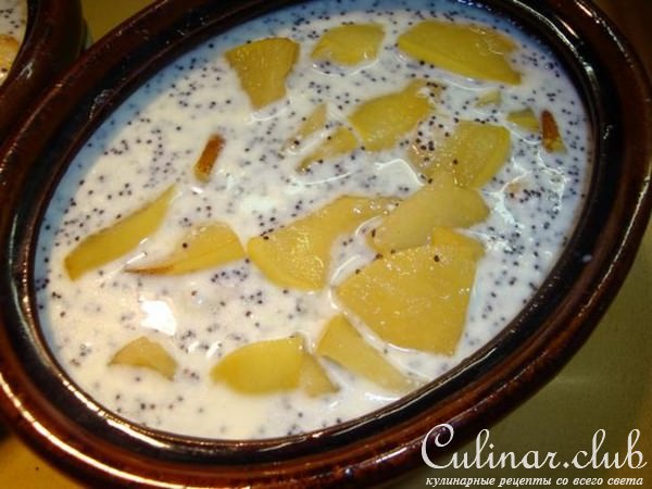 Сырные шарики с айвой в маковом соусе