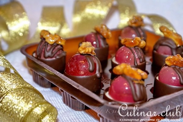 Пикантная закуска с крем-сыром "сент агюр" и виноградом в розмариновой карамели 