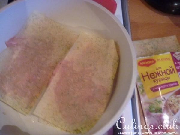 Паста Linguine с лимонным соусом для нежной курочки с чесноком