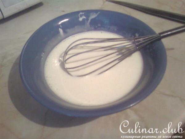 Жареные баклажаны с соусом.