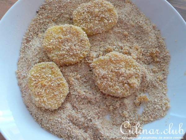 Картофель "Вкусняшка"(панированный в сухарях и пармезане) 