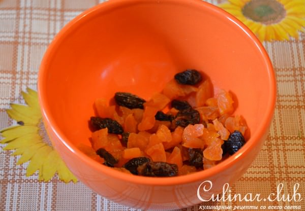 Овсяная каша с сухофруктами и орехами