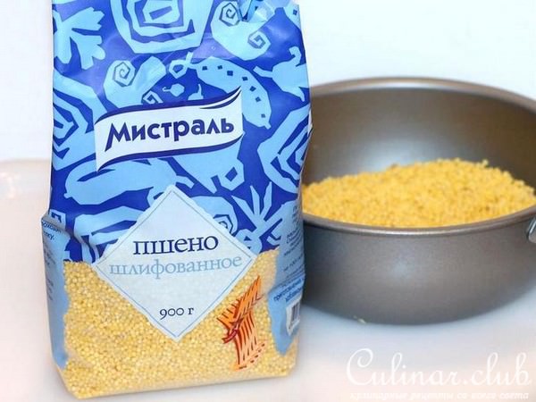 Пшенная каша с томатом и сыром