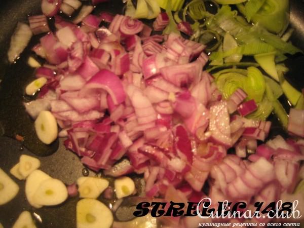 Свекольное РИЗОТТО с фисташками и хреном.