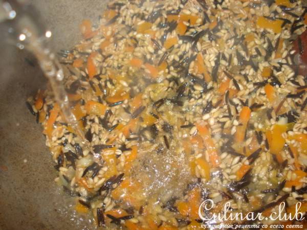 Плов из дикого риса и перловой крупы
