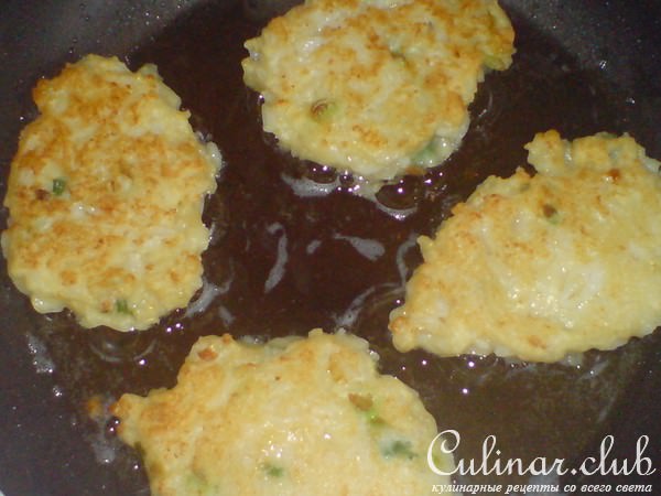 Рисовые котлеты с сыром и зелёным лучком