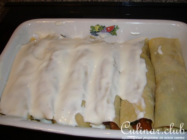 каннелони с овощами под соусом "Бешамель"