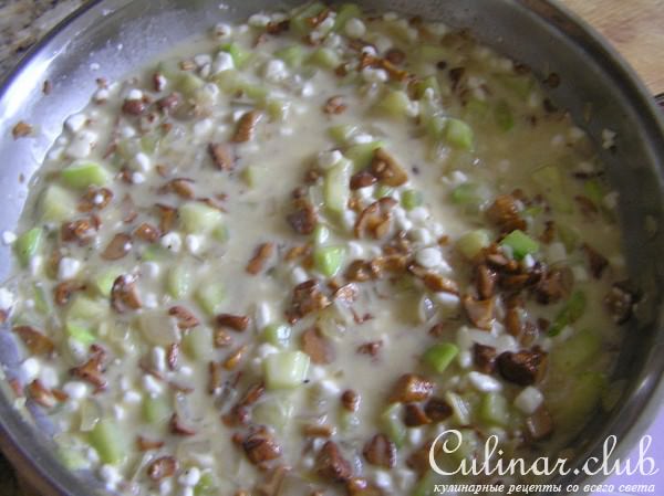 Пирог с лисичками и цуккини
