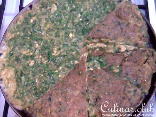 Кюкю (запеканка из зелени с орешками)