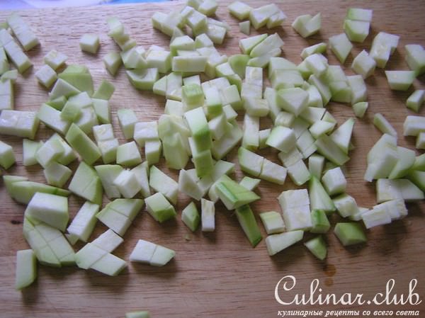 Пирог с лисичками и цуккини