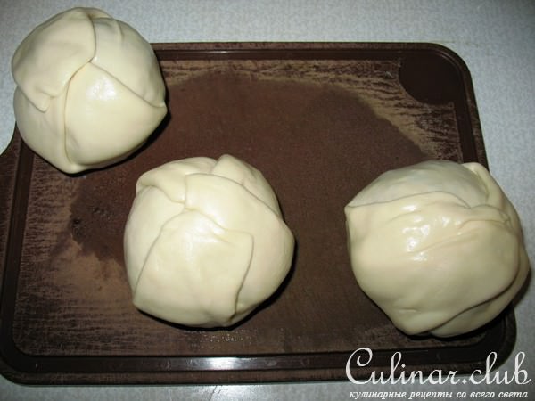 Чуду с брынзой, черемшой и сушеными томатами