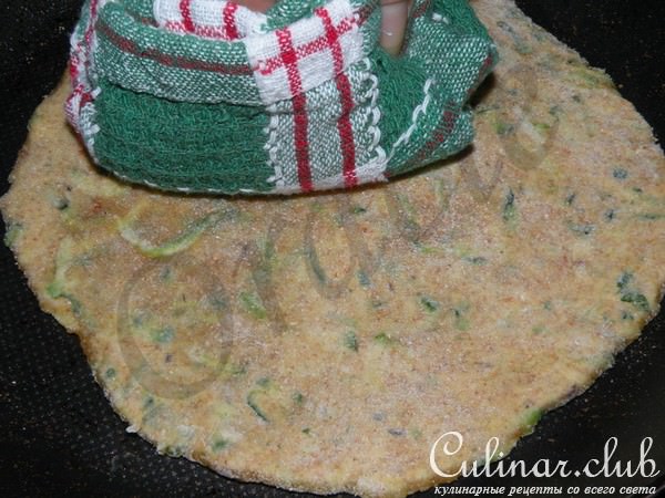Индийские лепешки с цуккини и кориандром «Тепла»