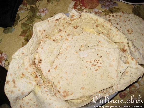 Пирог из лаваша с сыром