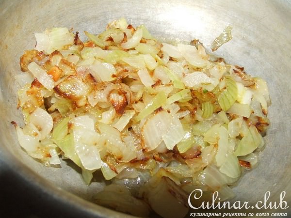 лягушачьи лапки в сметанном соусе с чесночным пюре