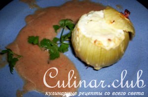Лук фаршированный индюшиными грудками