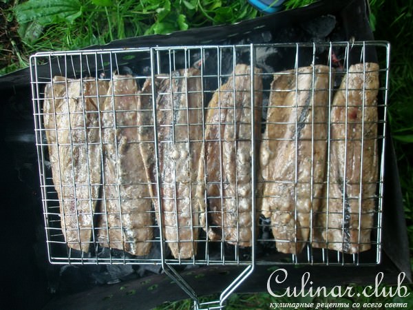 скумбрия на решетке