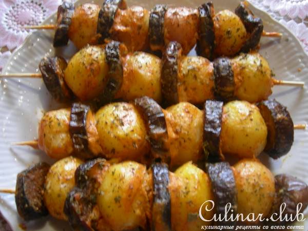 Горячая закуска из картофеля и баклажанов