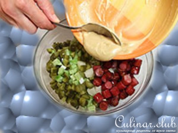Картофельный салат с колбасками