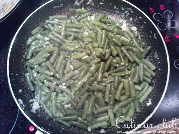 стручковая фасоль с кунжутом и чесноком