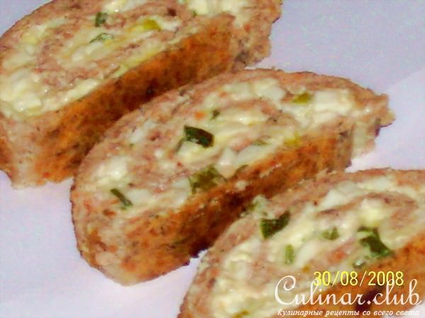 Рулет из горбуши с сыром, яйцом и зеленым луком