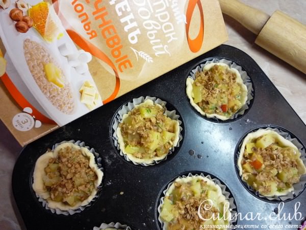 Слойки заливные с картофелем и сливами