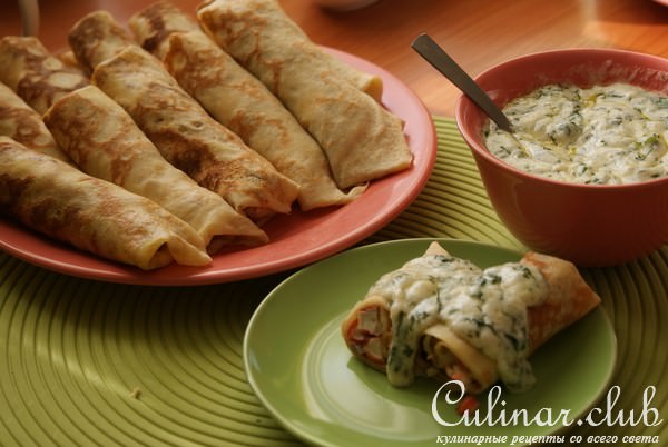 Блинчики с краб.палочками под соусом