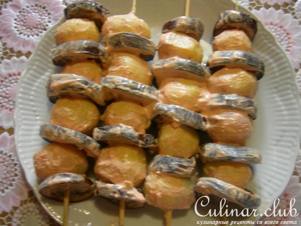 Горячая закуска из картофеля и баклажанов