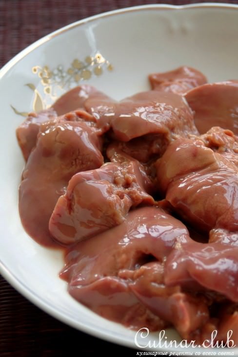 Яблоки запеченные с нежным куриным паштетом под ежевичным соусом