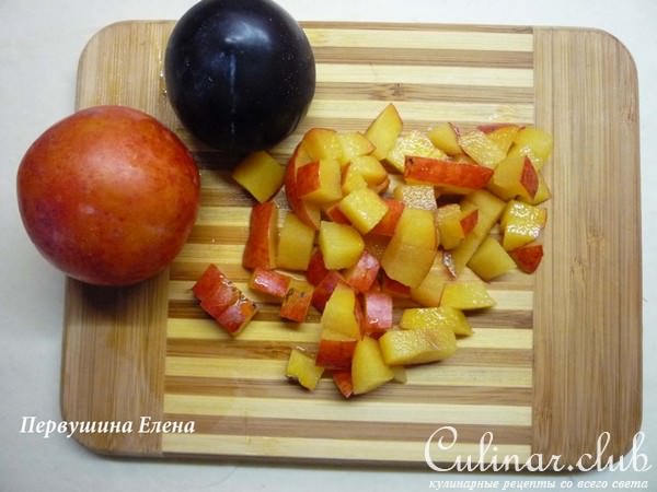 Слойки заливные с картофелем и сливами