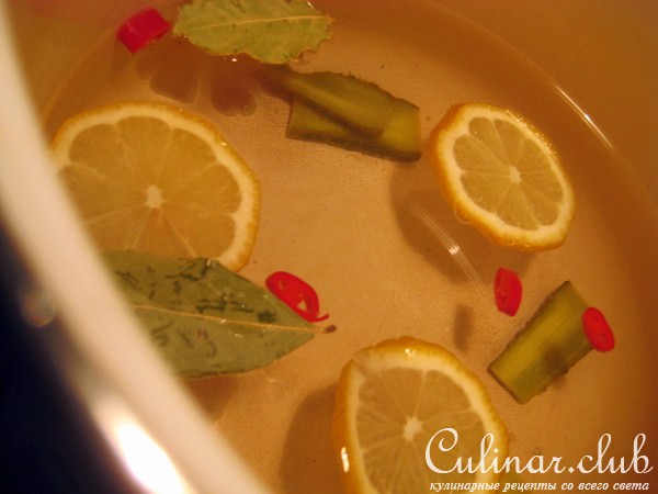 Щучьи галки с маринованными огурчиками.