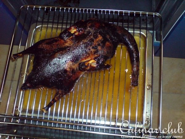 Утка по-пекински с соусами