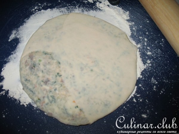 Чуду с брынзой, черемшой и сушеными томатами