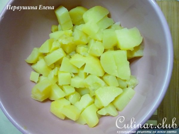 Слойки заливные с картофелем и сливами