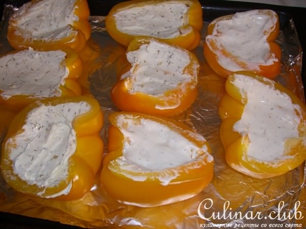 Гриль паприка с кремом Bonjour и помидорчиками cherry