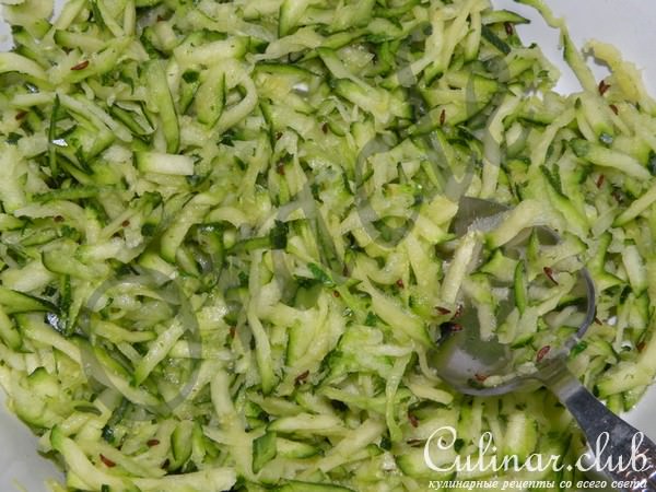 Индийские лепешки с цуккини и кориандром «Тепла»