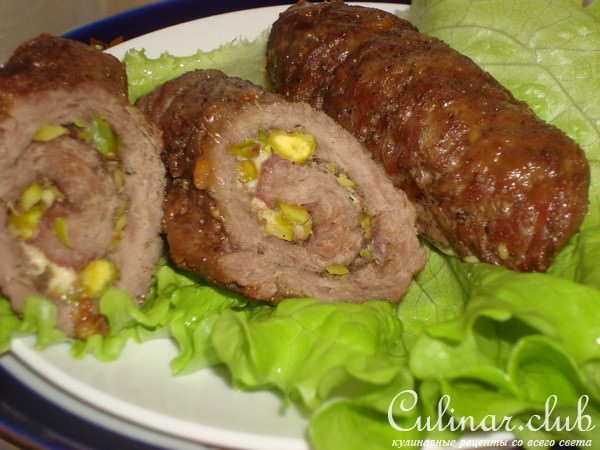 Рулетики из говядины с фисташками