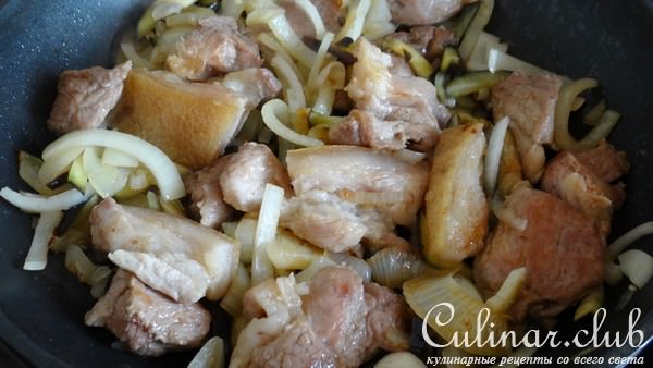 Парная свинина, тушеная в томатном соке с баклажанами для Сени (к/ф Кухня)