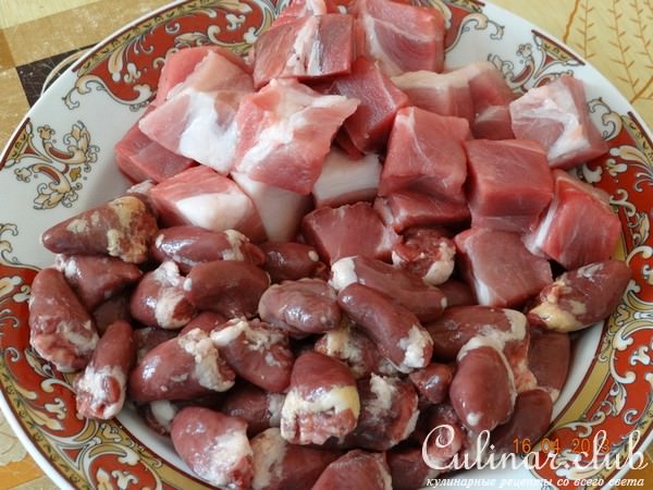 Мини-шашлычок из куриных сердечек и свинины с овощами, маринованный в кисло-сладком маринаде