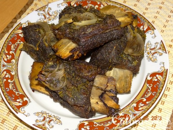 Рёбра говяжьи в пикантном маринаде в духовке