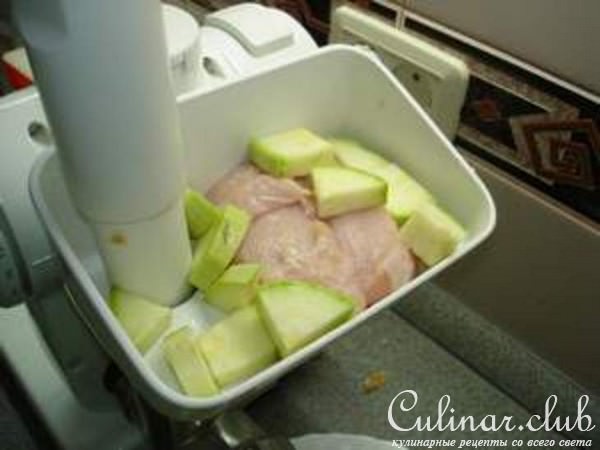 Куриное суфле с овощным спагетти