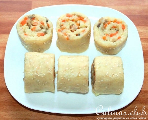 Картофельные роллы с грибами и морковью + густой соус из огурца и черемши