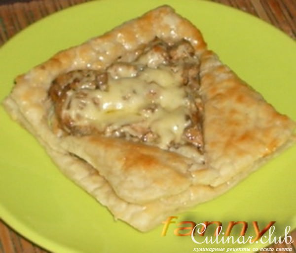 Слоеные сердечки с грибами