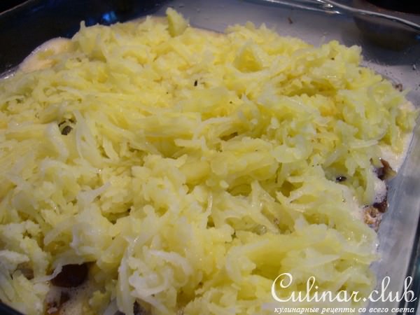 Картофельно-грибная запеканка на хрустящих хлебцах