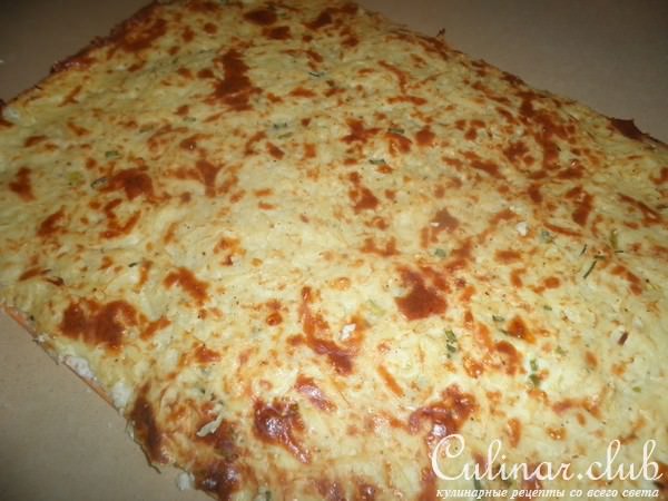 Картофельный рулет с лососем и сыром